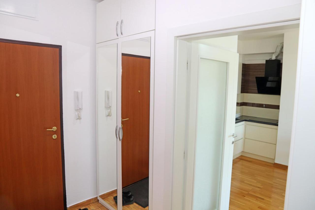 Apartment Cecovic - Mellain توزلا المظهر الخارجي الصورة