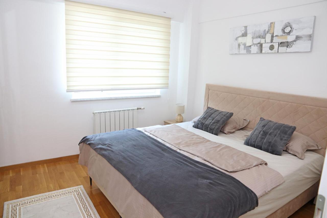 Apartment Cecovic - Mellain توزلا المظهر الخارجي الصورة