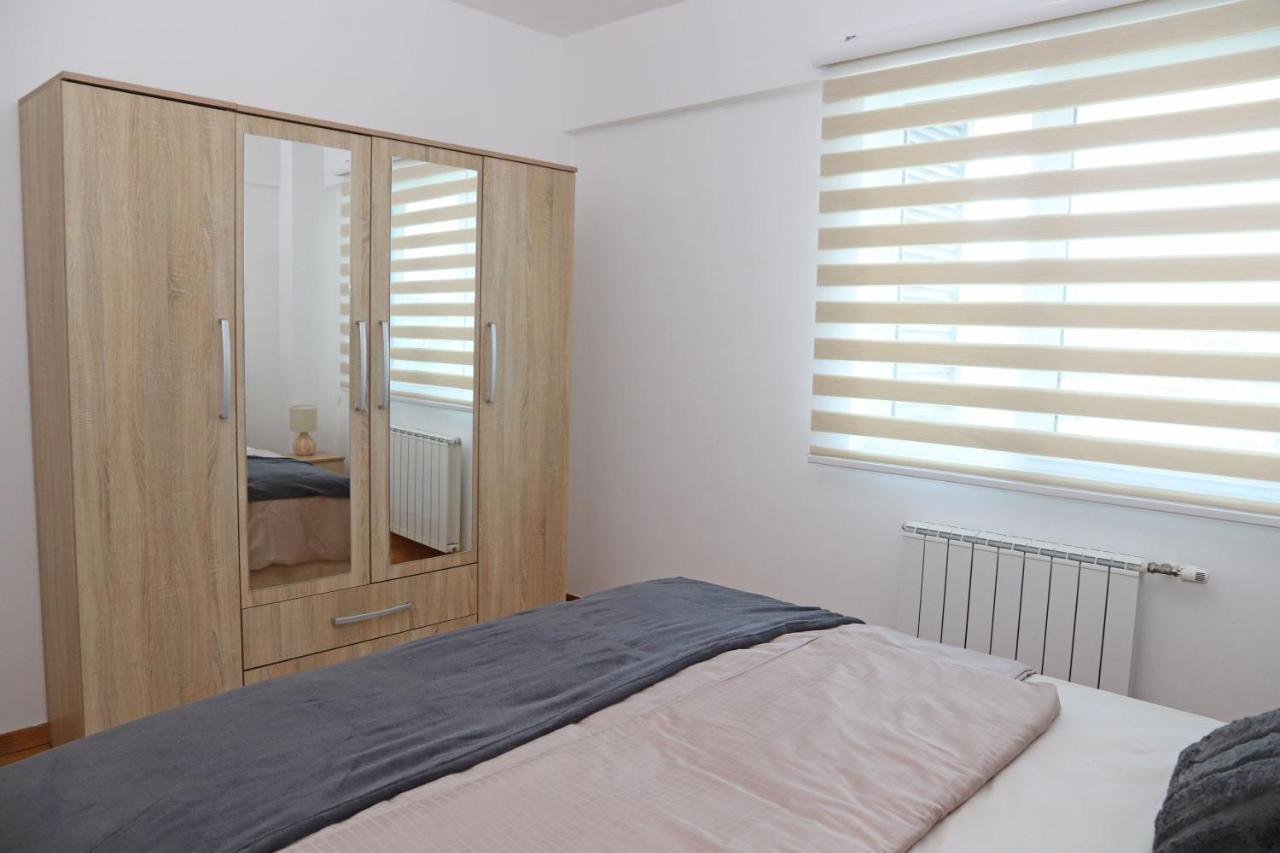 Apartment Cecovic - Mellain توزلا المظهر الخارجي الصورة